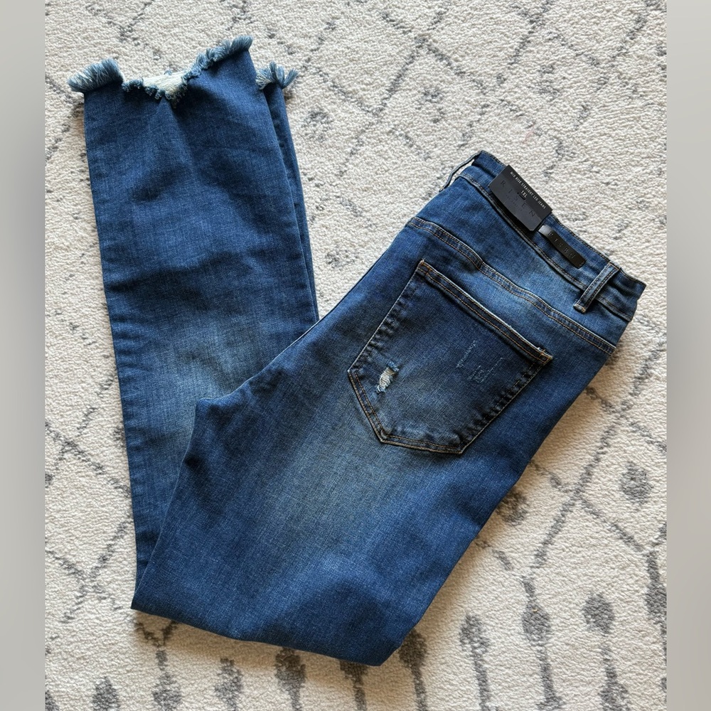 Straight Leg Women’s Jeans in Dark Blue with Frayed Hem 1X